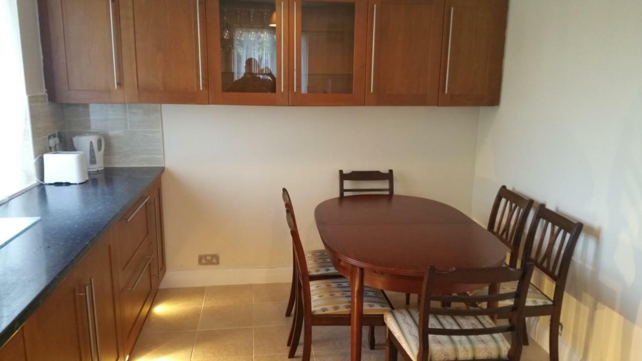 Elegant And Spacious 2 Bedroom Барнет Экстерьер фото