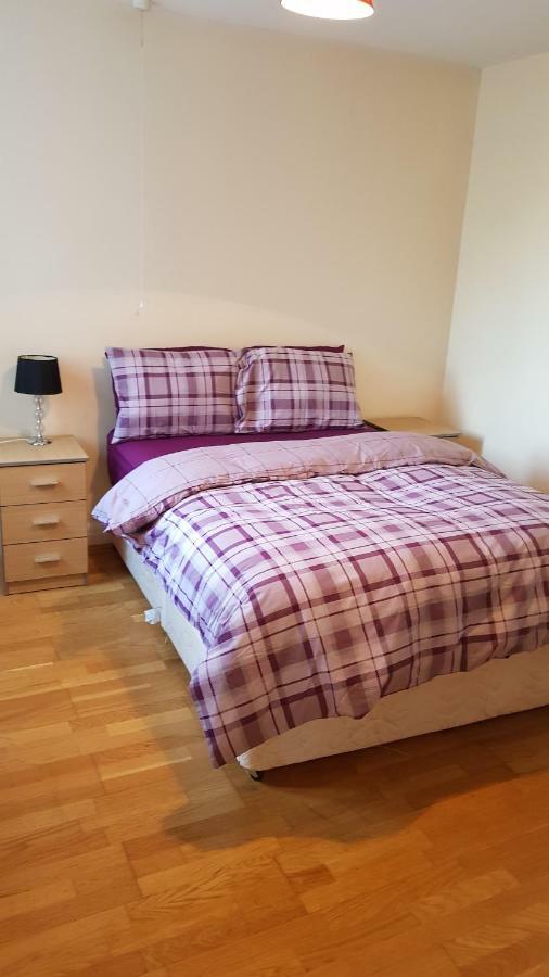 Elegant And Spacious 2 Bedroom Барнет Экстерьер фото