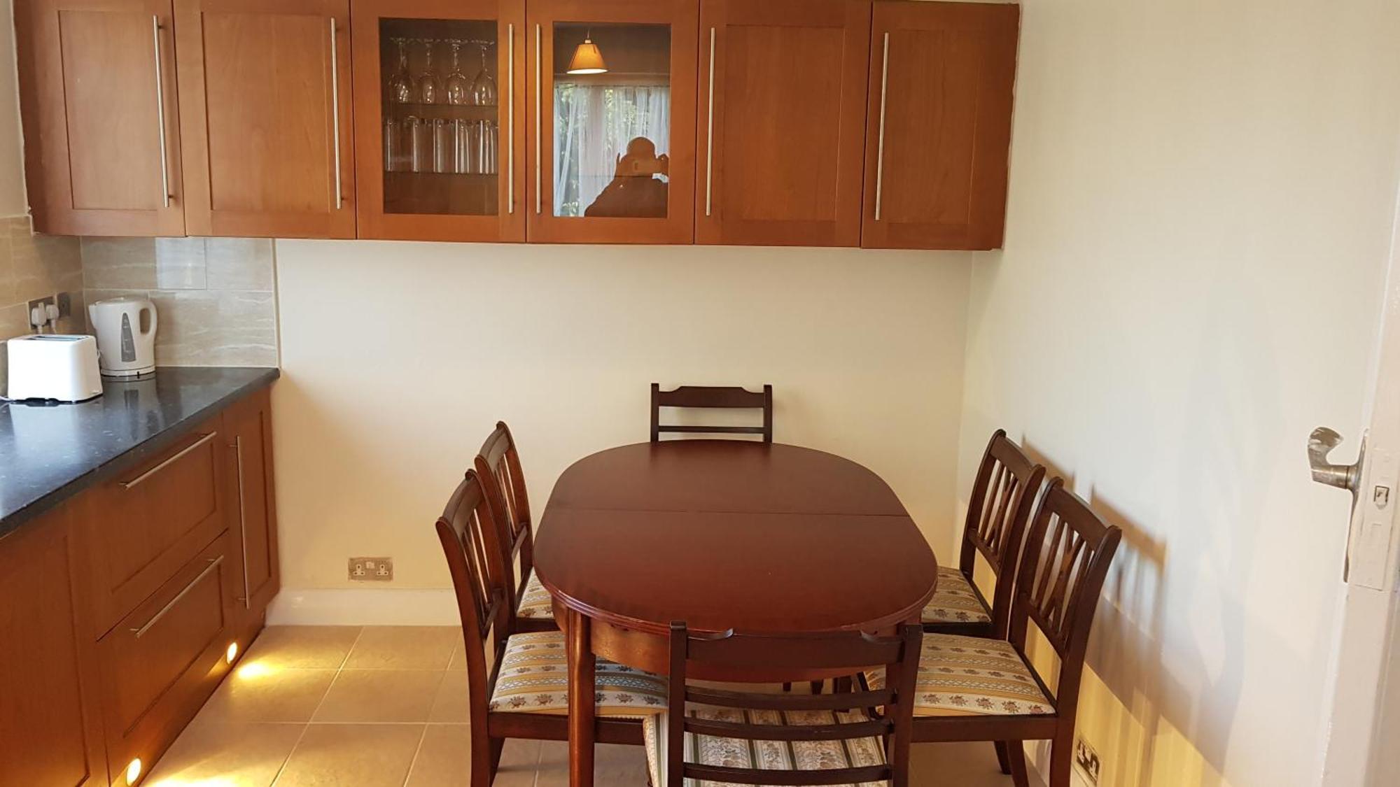 Elegant And Spacious 2 Bedroom Барнет Экстерьер фото