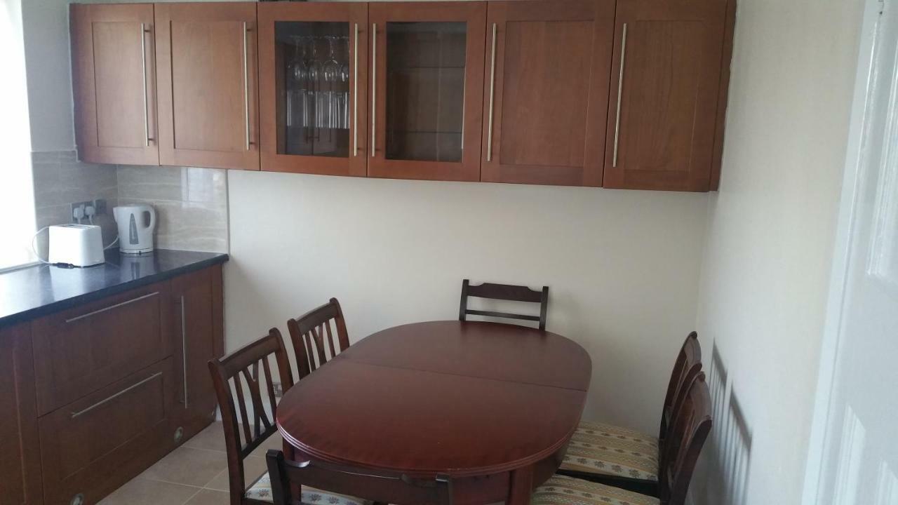 Elegant And Spacious 2 Bedroom Барнет Экстерьер фото